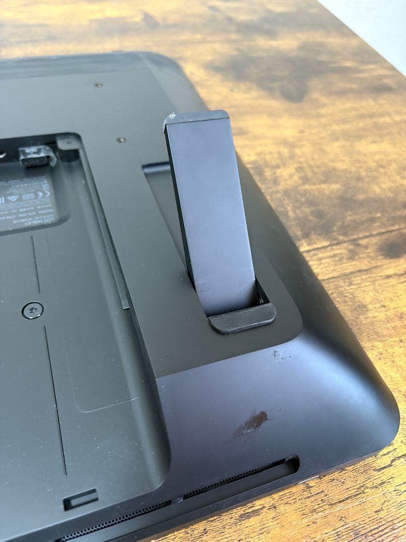 液タブ・ペンタブ Wacom Cintiq Pro 24 DTK-2420K + Flex Arm