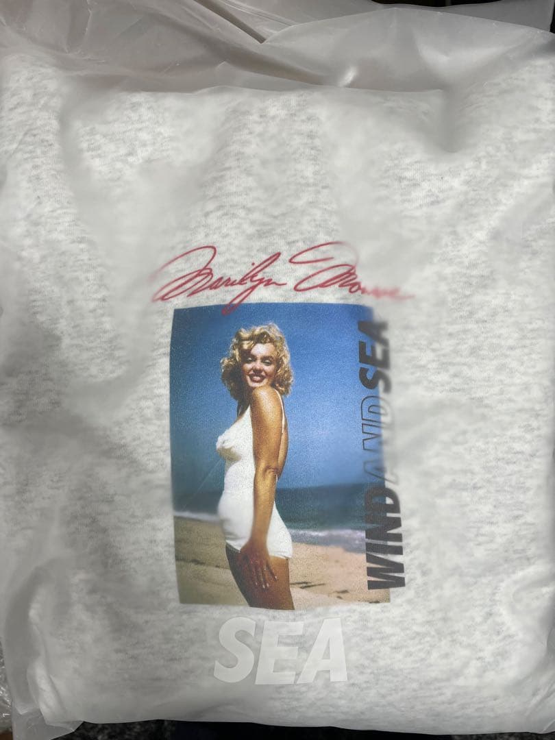 トップス MARILYNMONROE xWDSBeach HOODEDSWEATSHIRT