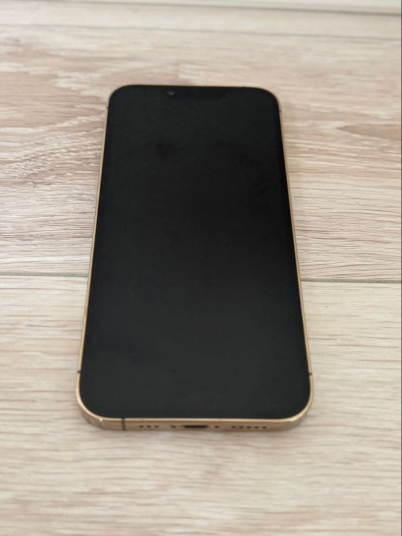 iPhone 13 ゴールド　1TB