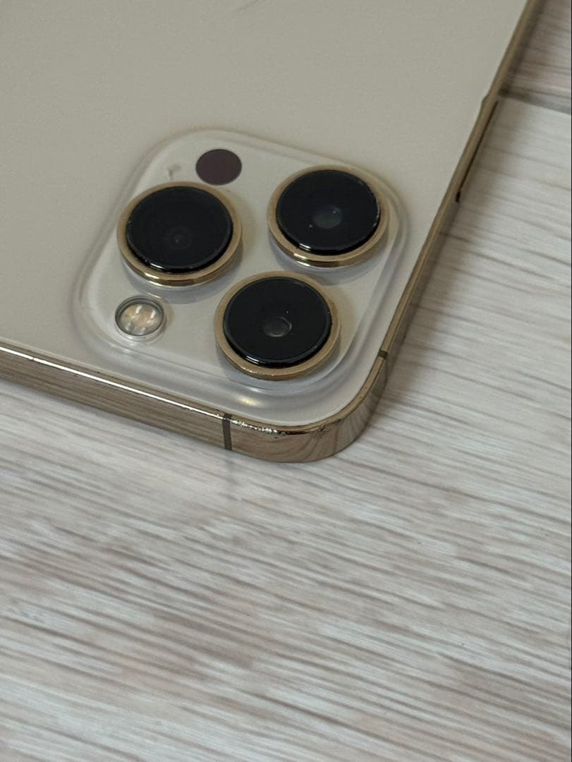 iPhone 13 ゴールド　1TB