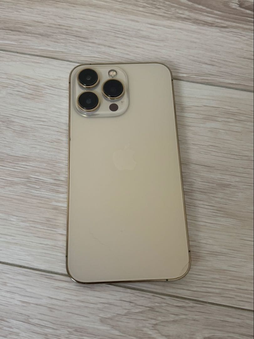 iPhone 13 ゴールド　1TB