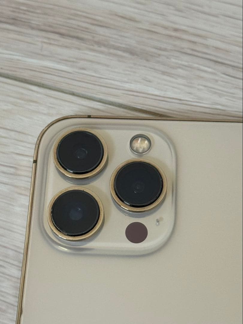 iPhone 13 ゴールド　1TB