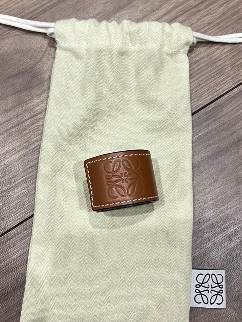 ロエベ　レザーバングル