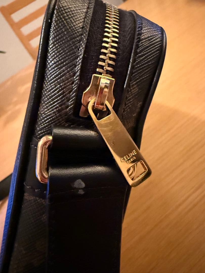 伊勢丹レシート有　CELINE ロゴ入り ショルダーバッグ