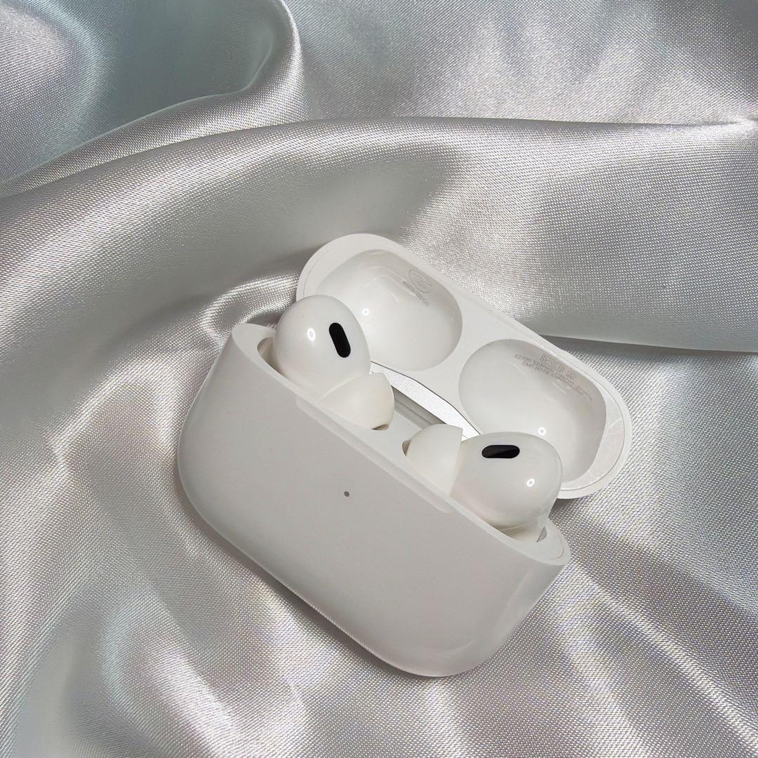 Apple AirPods Pro 第2世代　本体 充電ケース付き