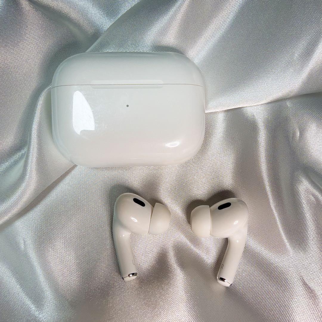 Apple AirPods Pro 第2世代　本体 充電ケース付き