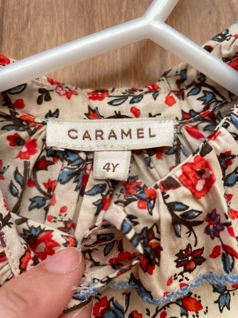 CARAMEL CREAM FLORAL リバティブラウス 4Y