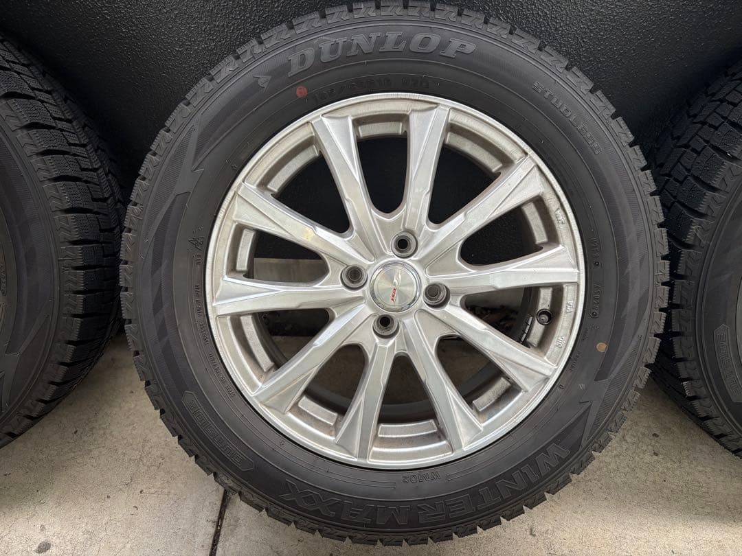 （スタッドレス2ヶ月のみ使用）ライズ、ロッキー