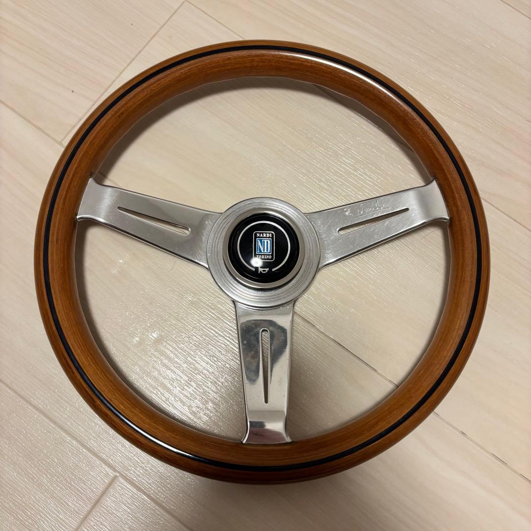 ナルディ　ウッド　クラシック　33パイ　NARDI 正規品ステアリング