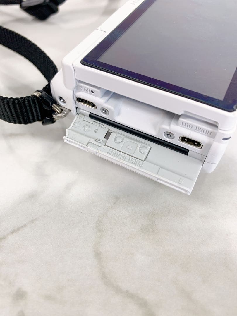 ＋SONY α5100 ダブルズームレンズキット　ILCE-5100 ホワイト