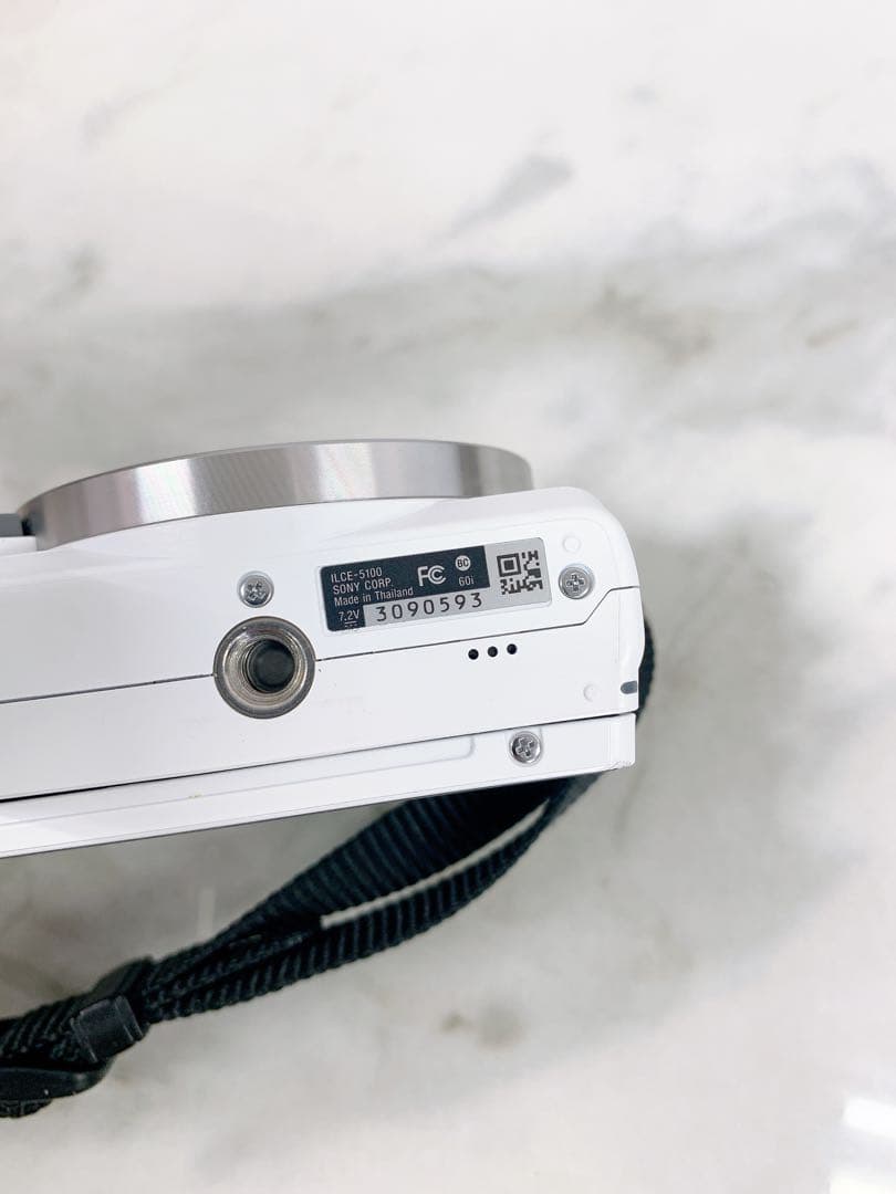 ＋SONY α5100 ダブルズームレンズキット　ILCE-5100 ホワイト