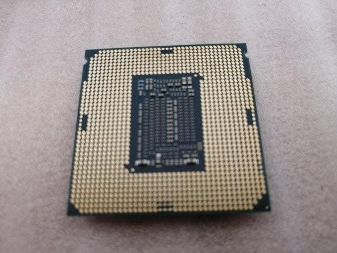 Intel CPU corei7 8700K　動作確認済