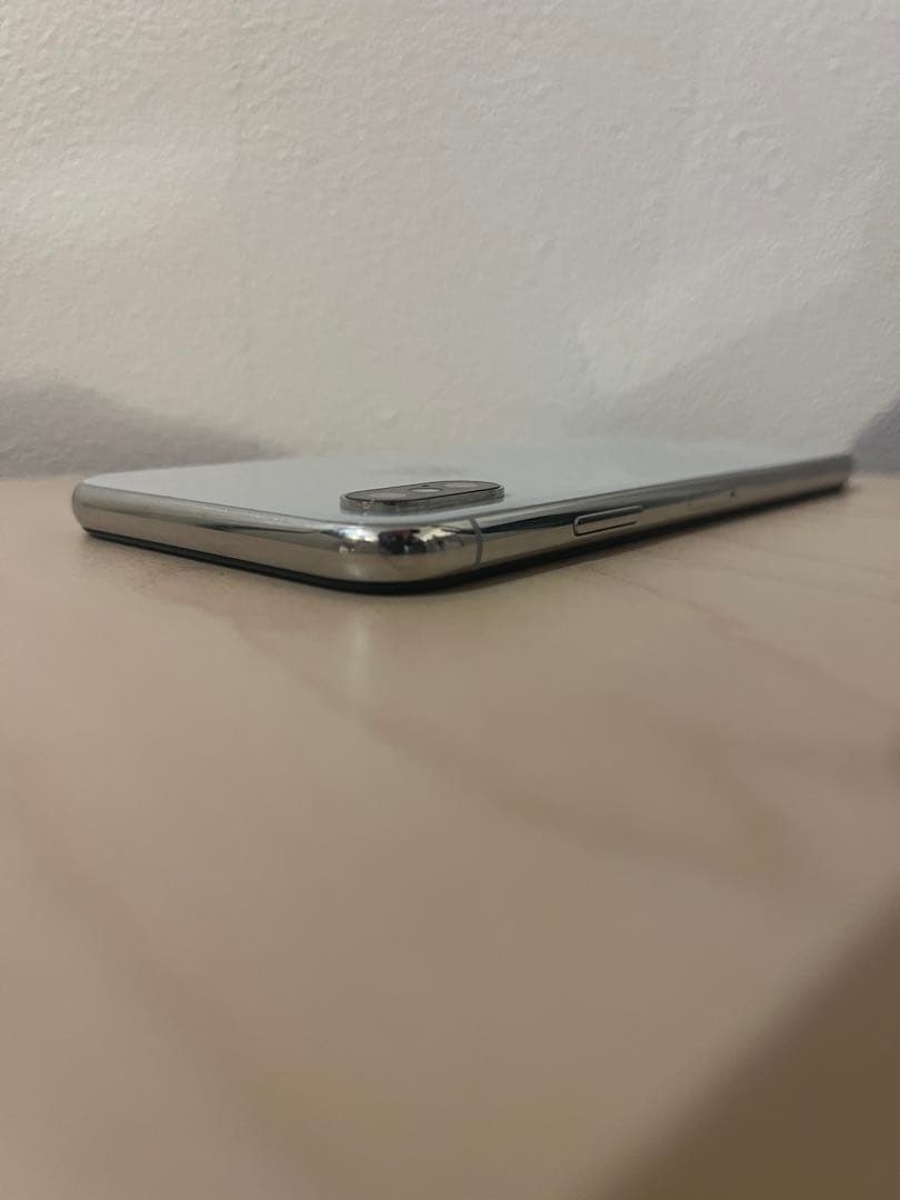 iPhone X 256gb シルバー (ホワイト)カバーと充電器付 シムフリー