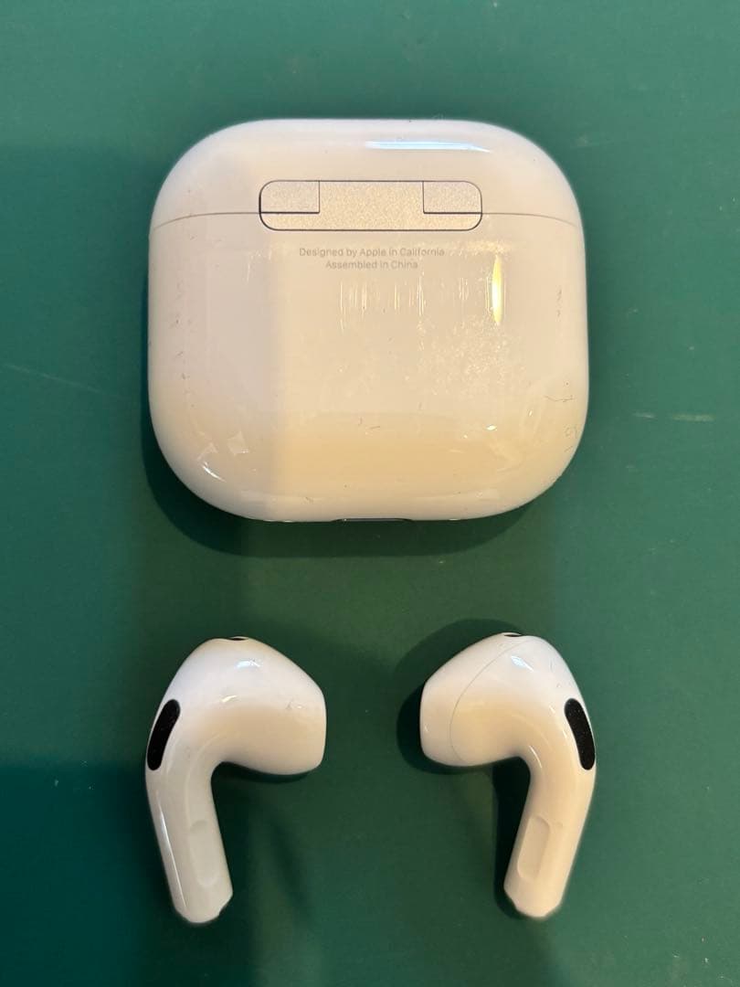 AirPods 4 (ANC) ホワイト