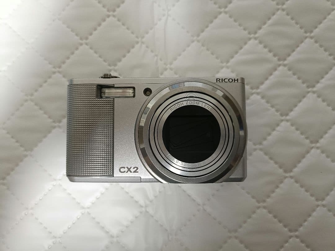 RICOH　コンパクトデジタルカメラ CX2