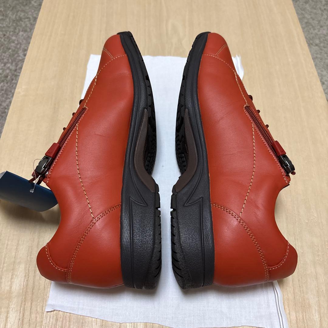 新品・未使用 YONEX ウォーキングシューズ オレン ジ レディース24cm