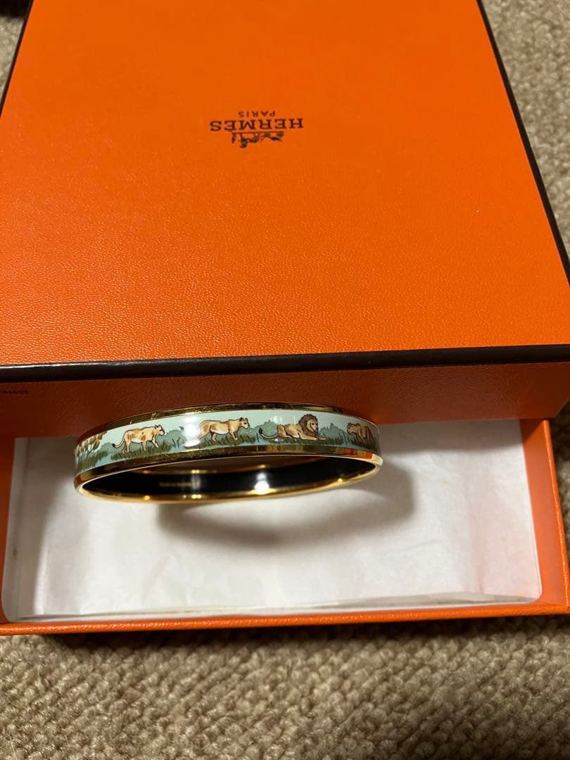 HERMES 動物柄 バングル