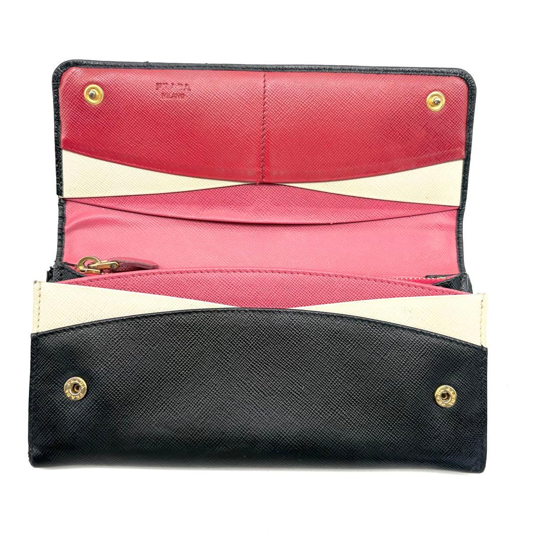 PRADA　サフィアーノレザー　黒　ゴールド　長財布　メタルロゴ　二つ折り