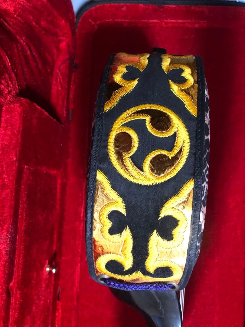 【美品】初心者向け三線本体、ハードケース付き（ハードケース金具一部にサビあり）