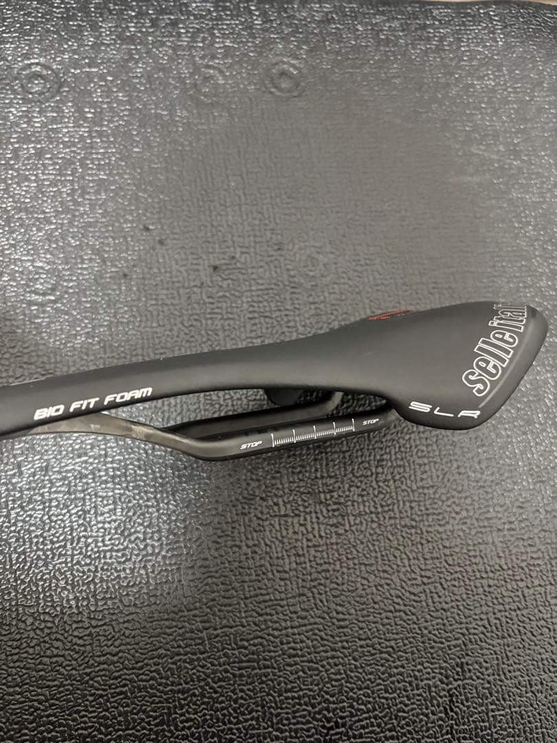 selle italia SLR フルカーボンサドル ブラック