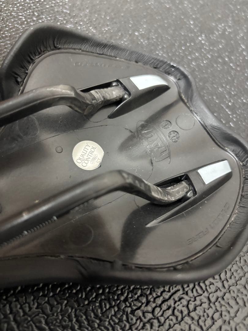 selle italia SLR フルカーボンサドル ブラック