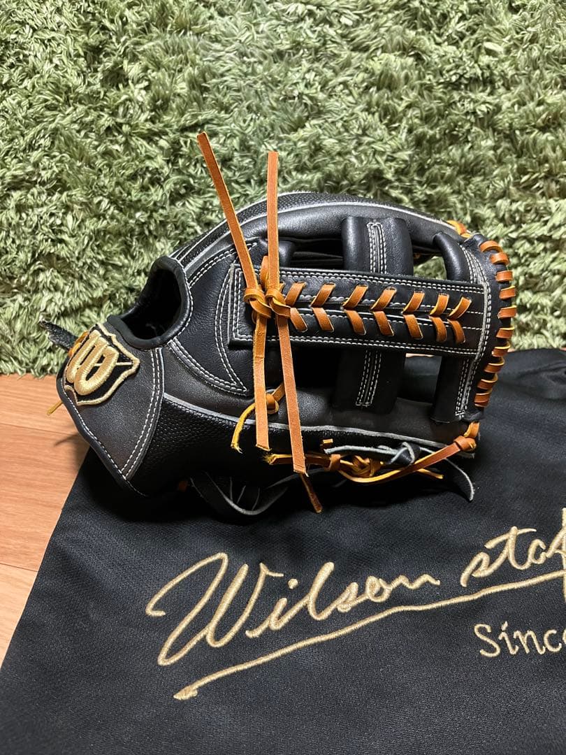 ウィルソンスタッフ デュアル 軟式内野手用外崎モデル ブラックSS×メタリック
