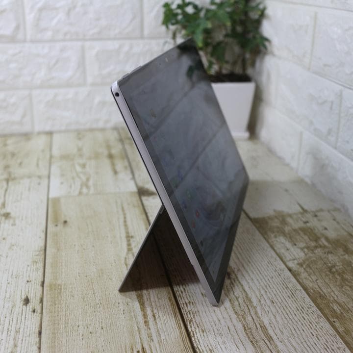 白黒surface pro7+ Corei5 Office