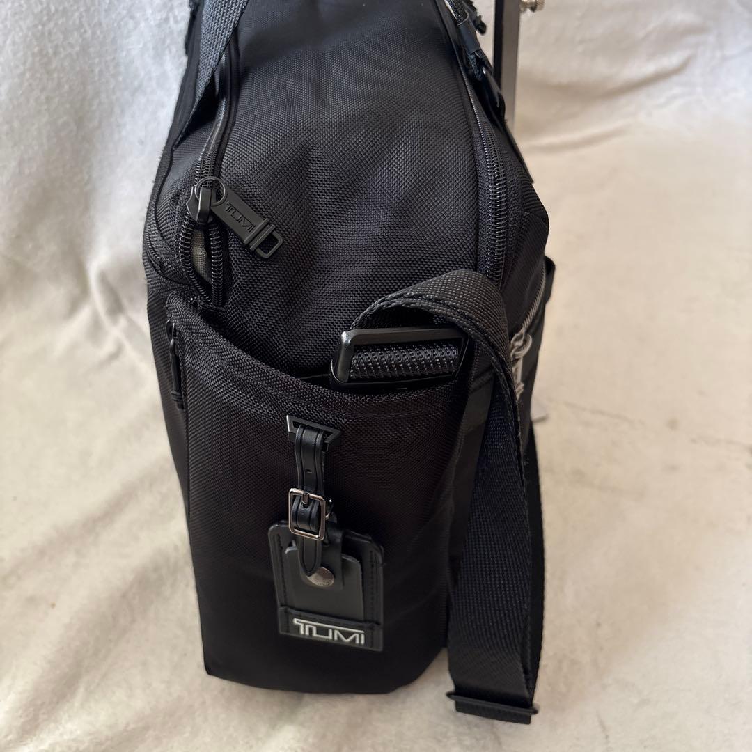 未使用級✨トゥミ ボストンバッグ ブラック 黒　2WAY チャーム