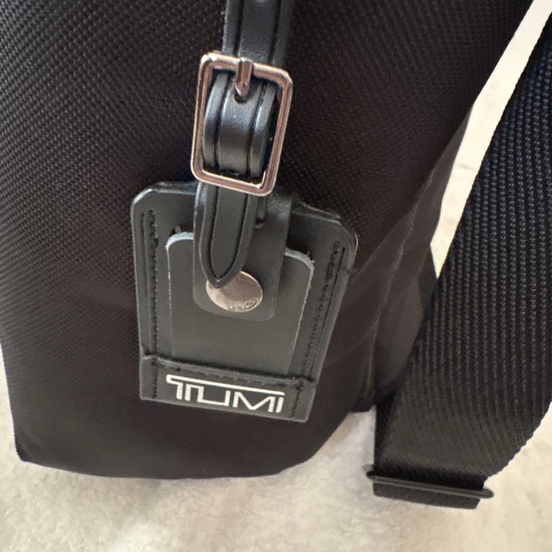 未使用級✨トゥミ ボストンバッグ ブラック 黒　2WAY チャーム