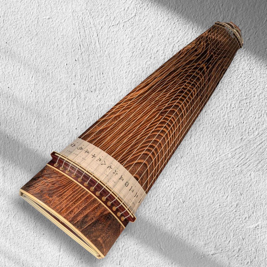伝統的な13弦琴 　送料無料！和楽器　伝統楽器