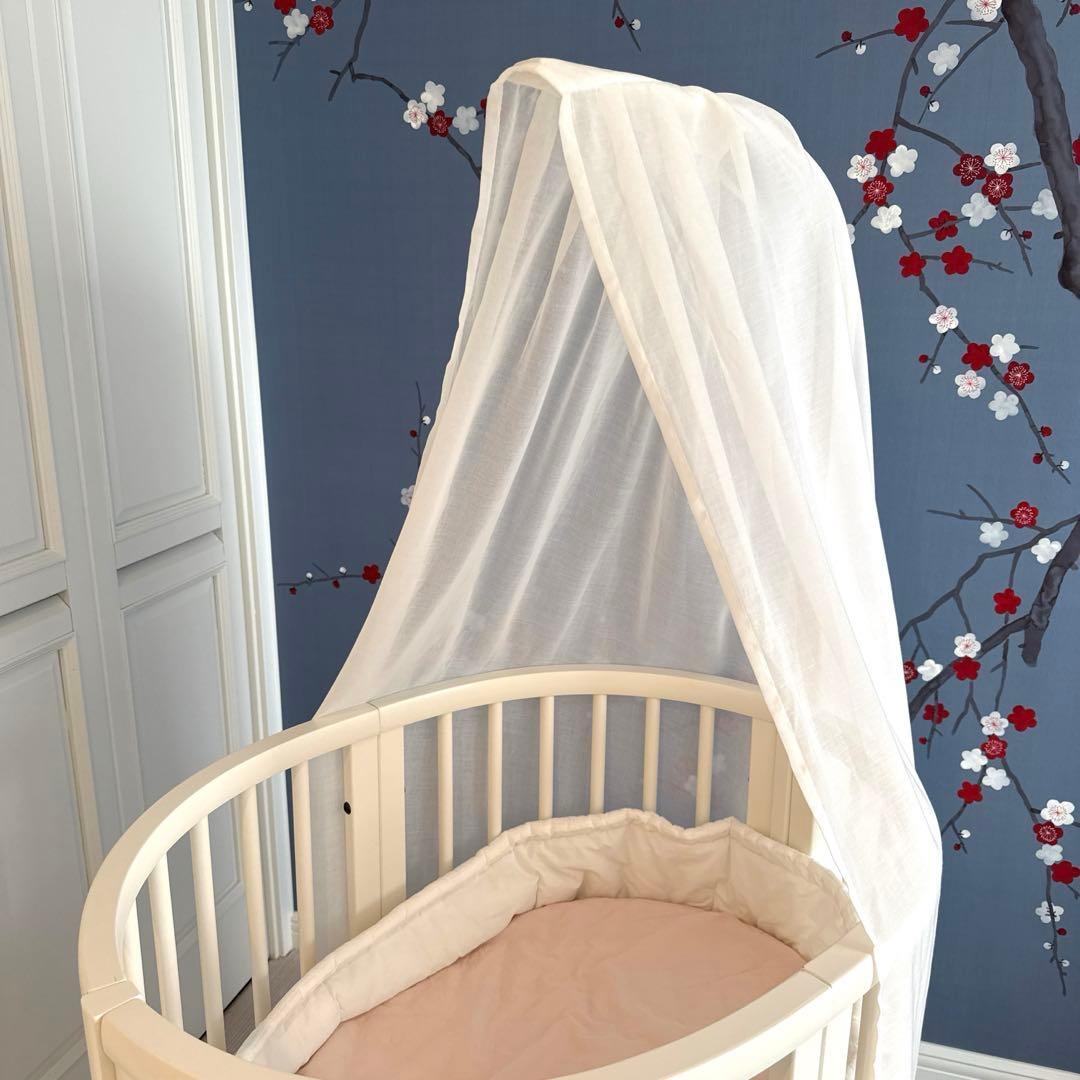 ホワイト円形 Stokke ベビーベッド キャノピー付き