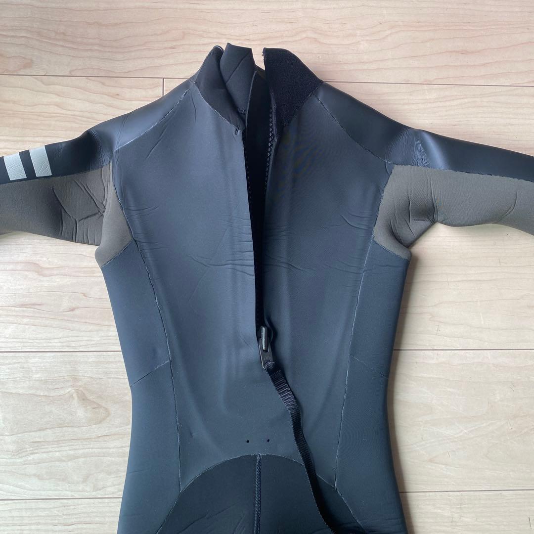 ブラック タイトフィット ウェットスーツ　130