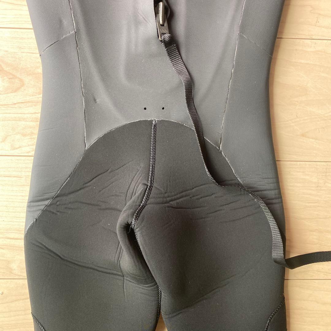 ブラック タイトフィット ウェットスーツ　130