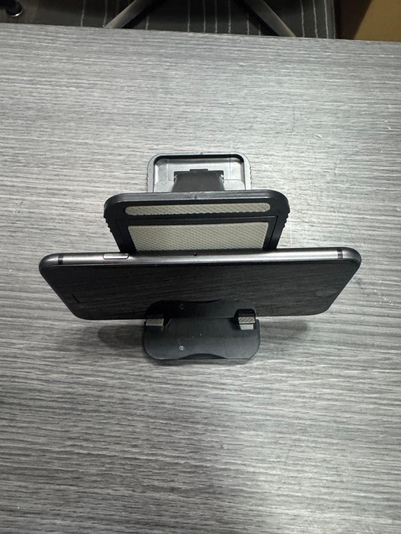 ③Apple iPhone 8スペースグレー 本体64GB SIMフリー1-10