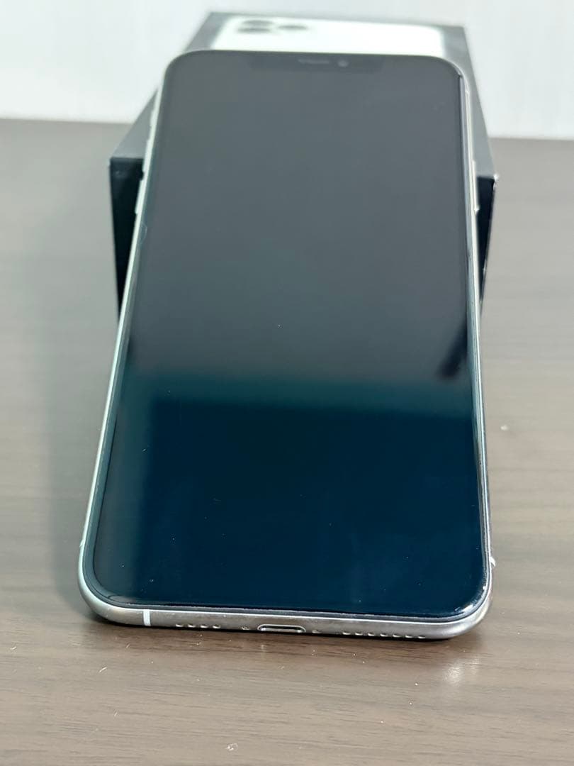 iPhone 11 Pro Max 256GB シルバー SIMロックなし