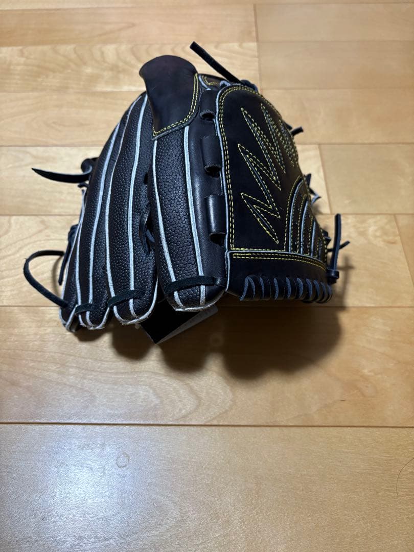 Wilson 硬式グローブ 黒 ストライプ　左投げ用　⭐︎値下げ対応致します⭐︎