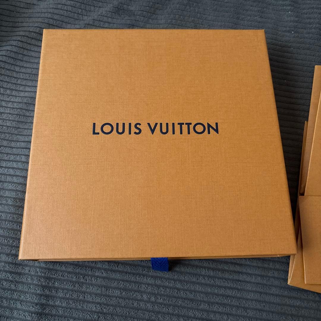 トナカイ☆　 LOUIS VUITTON ネイビー 花柄 ハンカチ