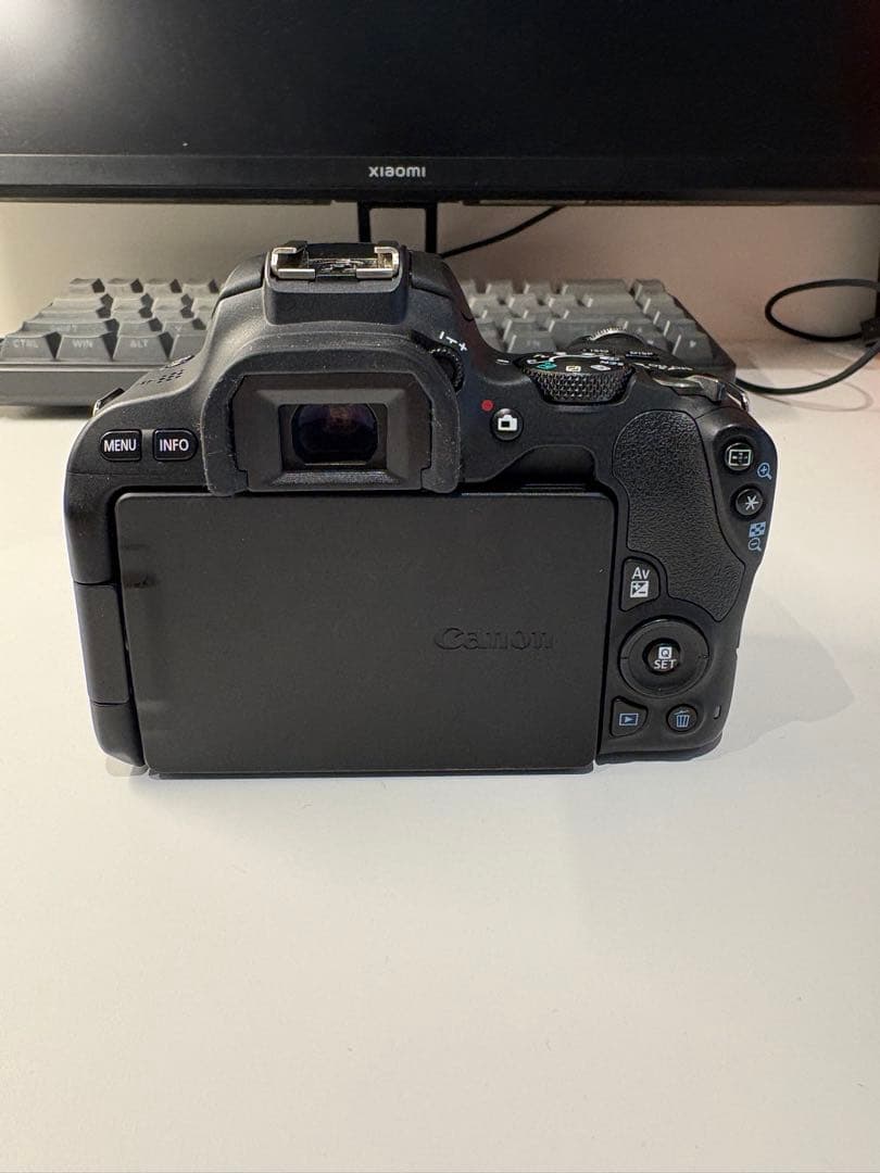 Canon EOS Kiss X9 デジタル一眼レフ