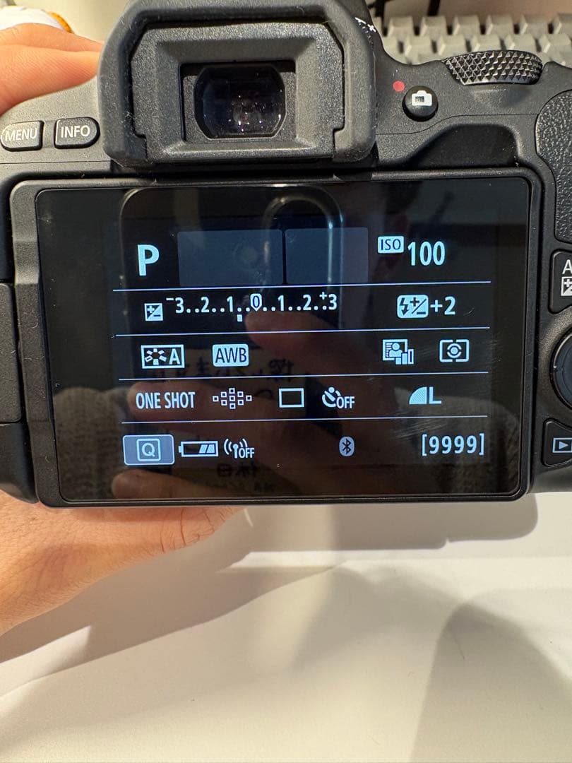 Canon EOS Kiss X9 デジタル一眼レフ