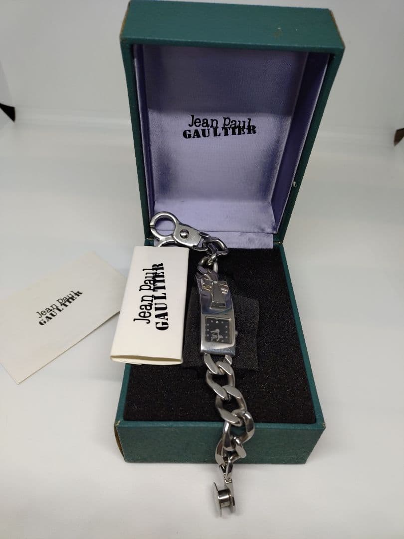 ジャンポール・ゴルチエブレス型腕時計