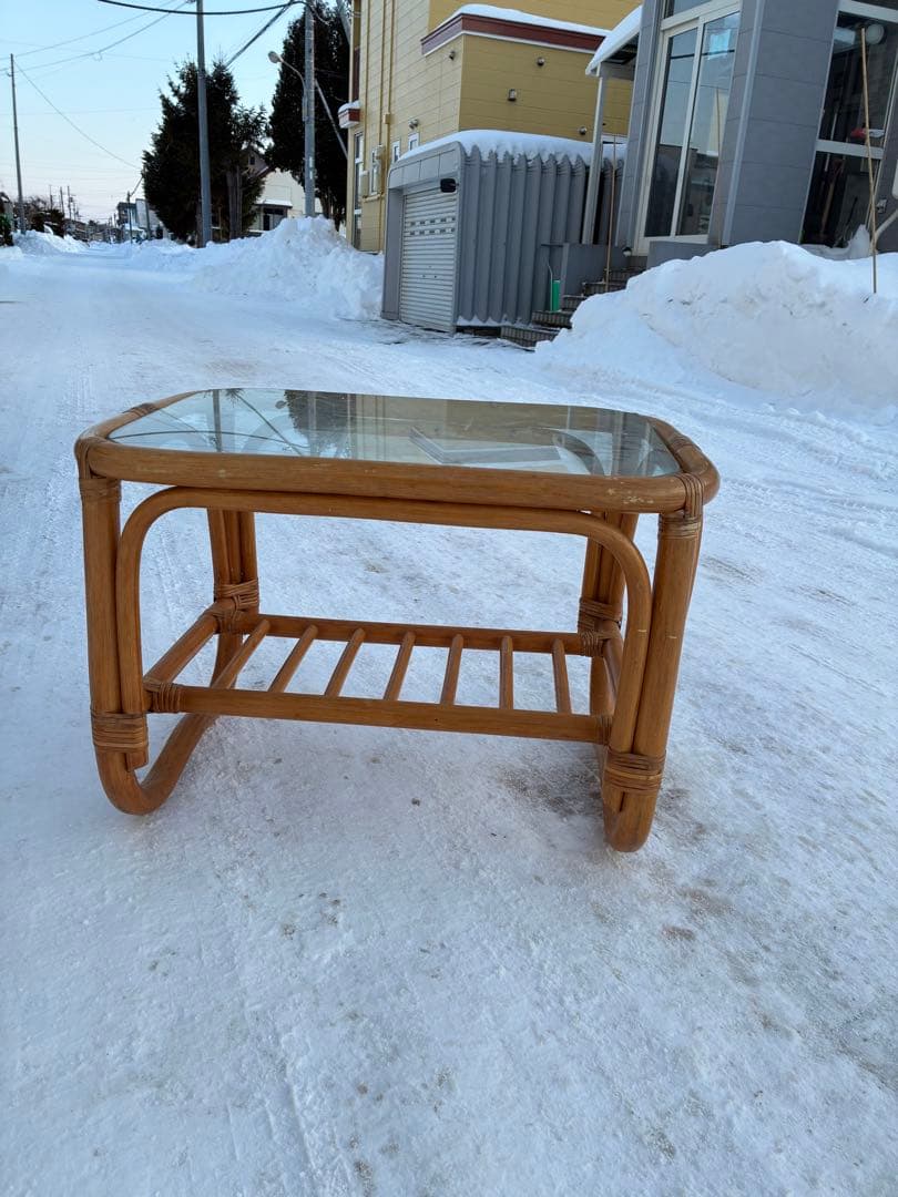 ビンテージ　古びた良き佇まいのラタン　小さなガラステーブル　藤家具　藤テーブル