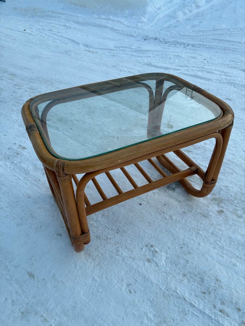 ビンテージ　古びた良き佇まいのラタン　小さなガラステーブル　藤家具　藤テーブル
