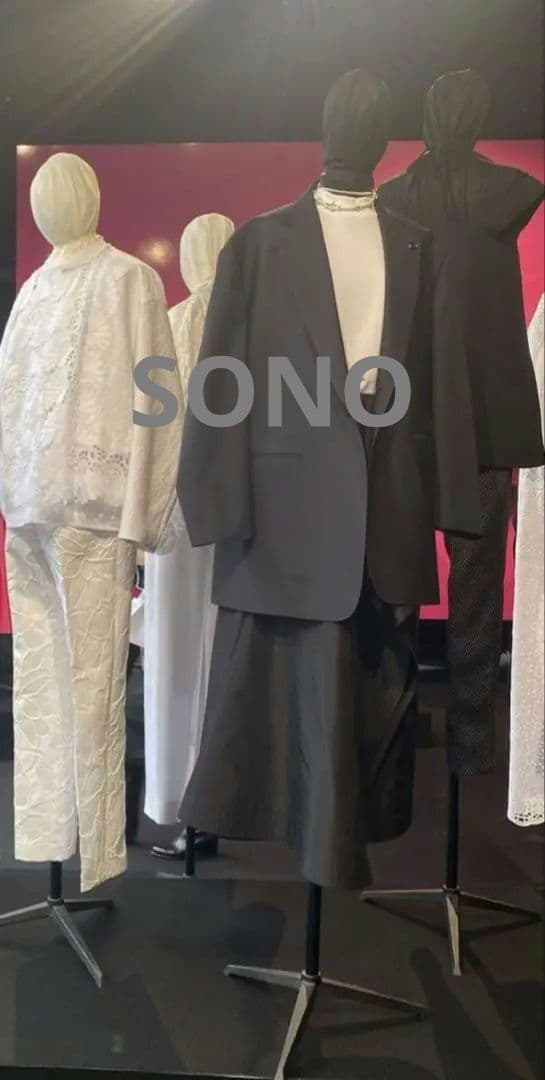 新品同様ドゥロワーシルク テーラードジャケット ネイビー36