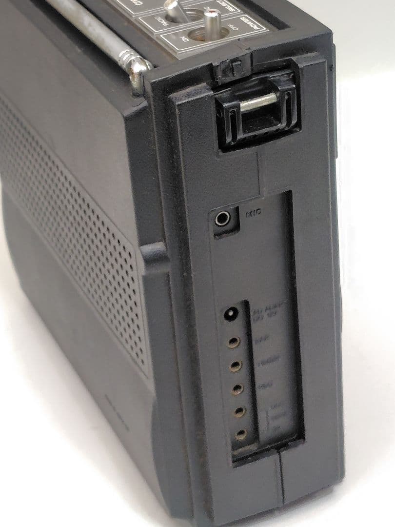 VICTOR　F-240　MW/SW/FM 3バンド ラジオ