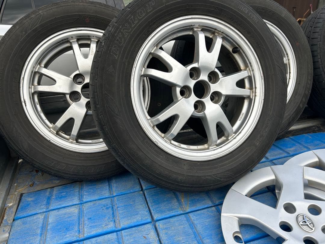 30プリウス　アルミホイール　ホイールキャップ