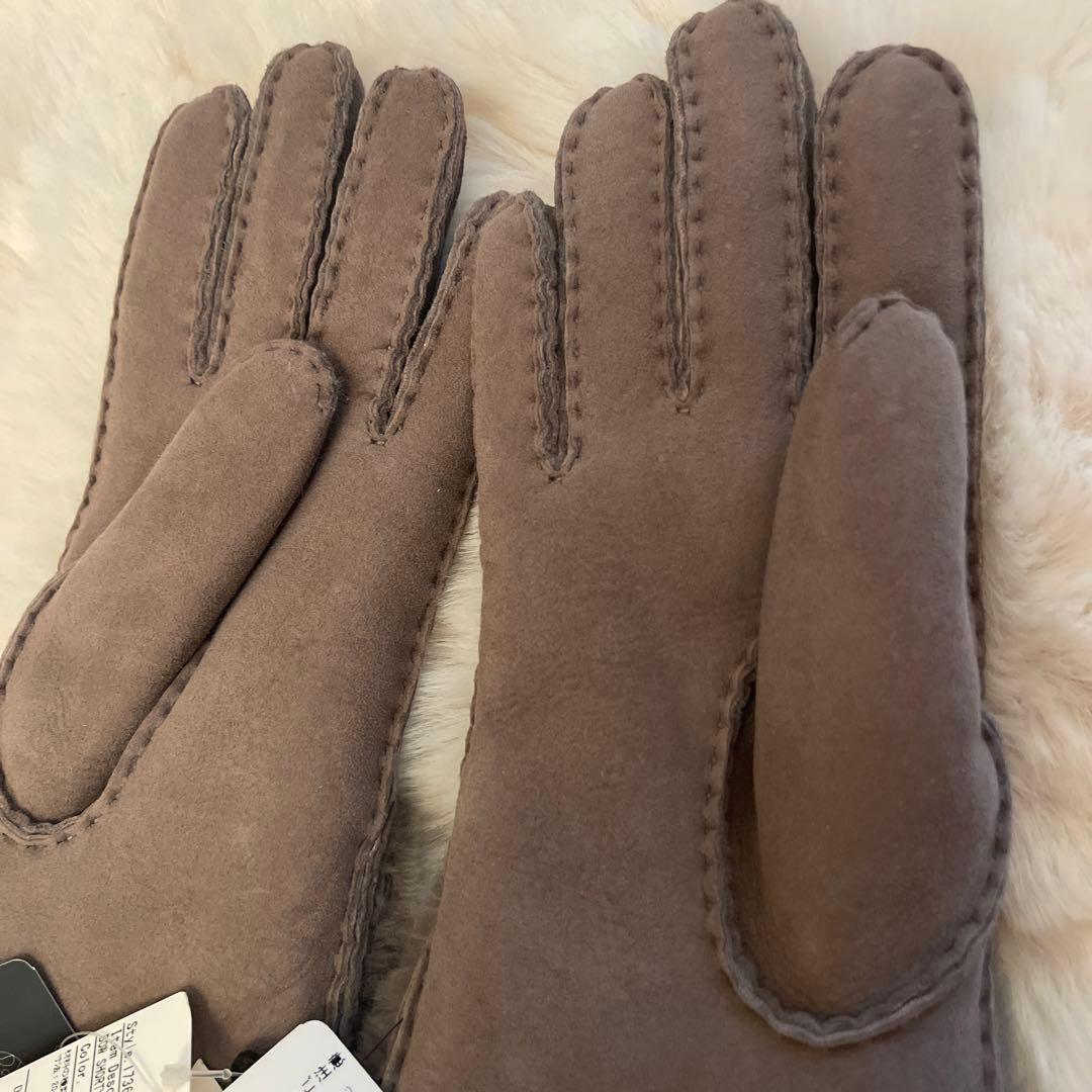 【新品タグ付き】UGG ファー付きリボン手袋 Mサイズ　グレー