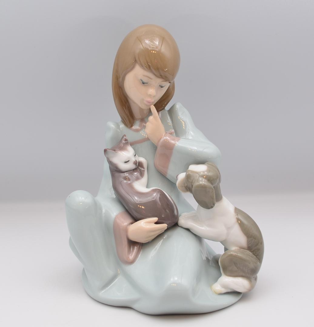 子猫のお昼寝　＃5640　★リヤドロ　スペイン　ポーセリン　美品　ご成約済み