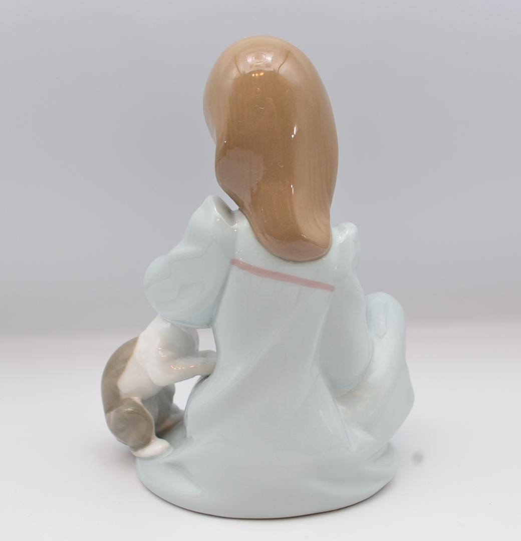 子猫のお昼寝　＃5640　★リヤドロ　スペイン　ポーセリン　美品　ご成約済み