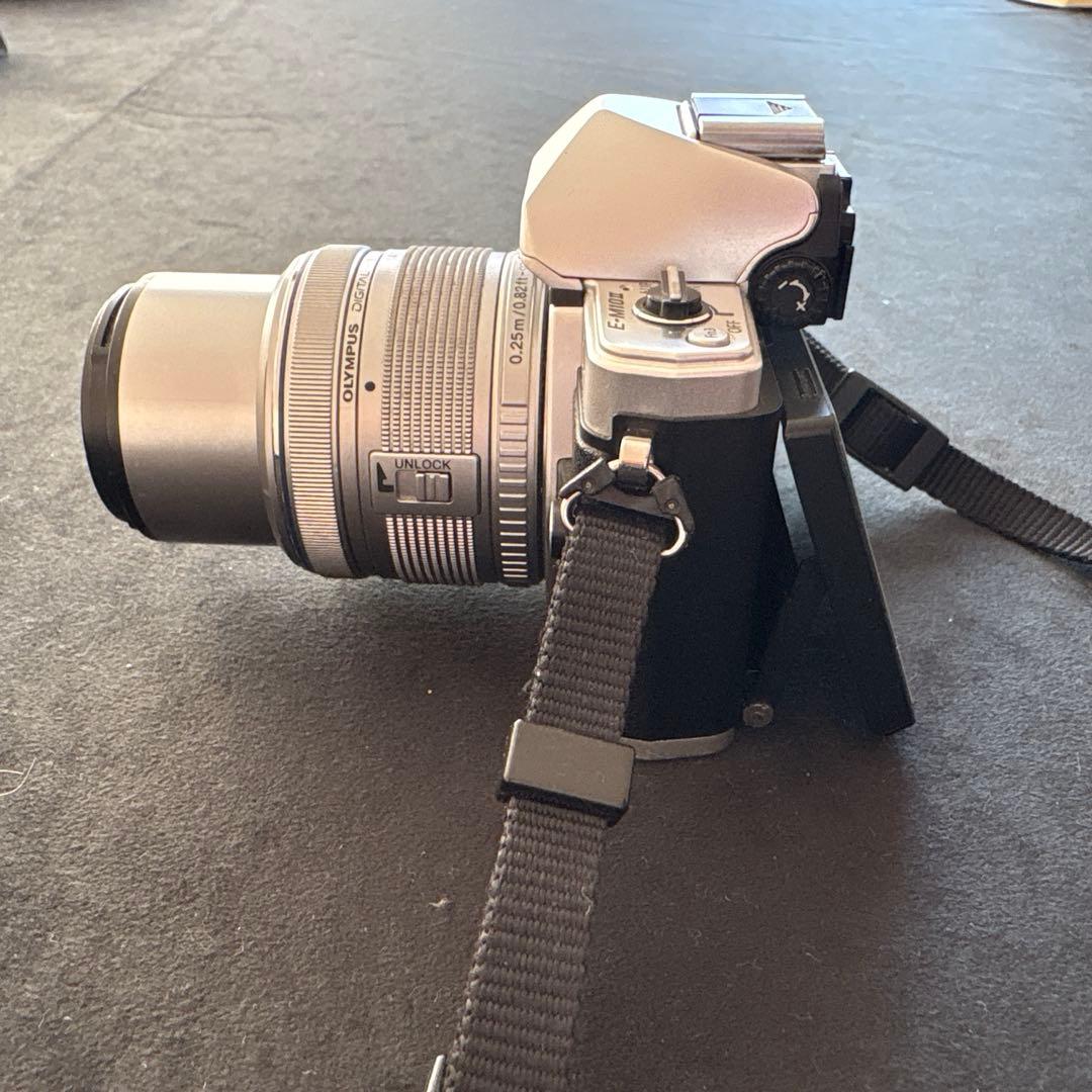 OLYMPUS OM-D ミラーレス一眼 14-42mmレンズ ジャンク品