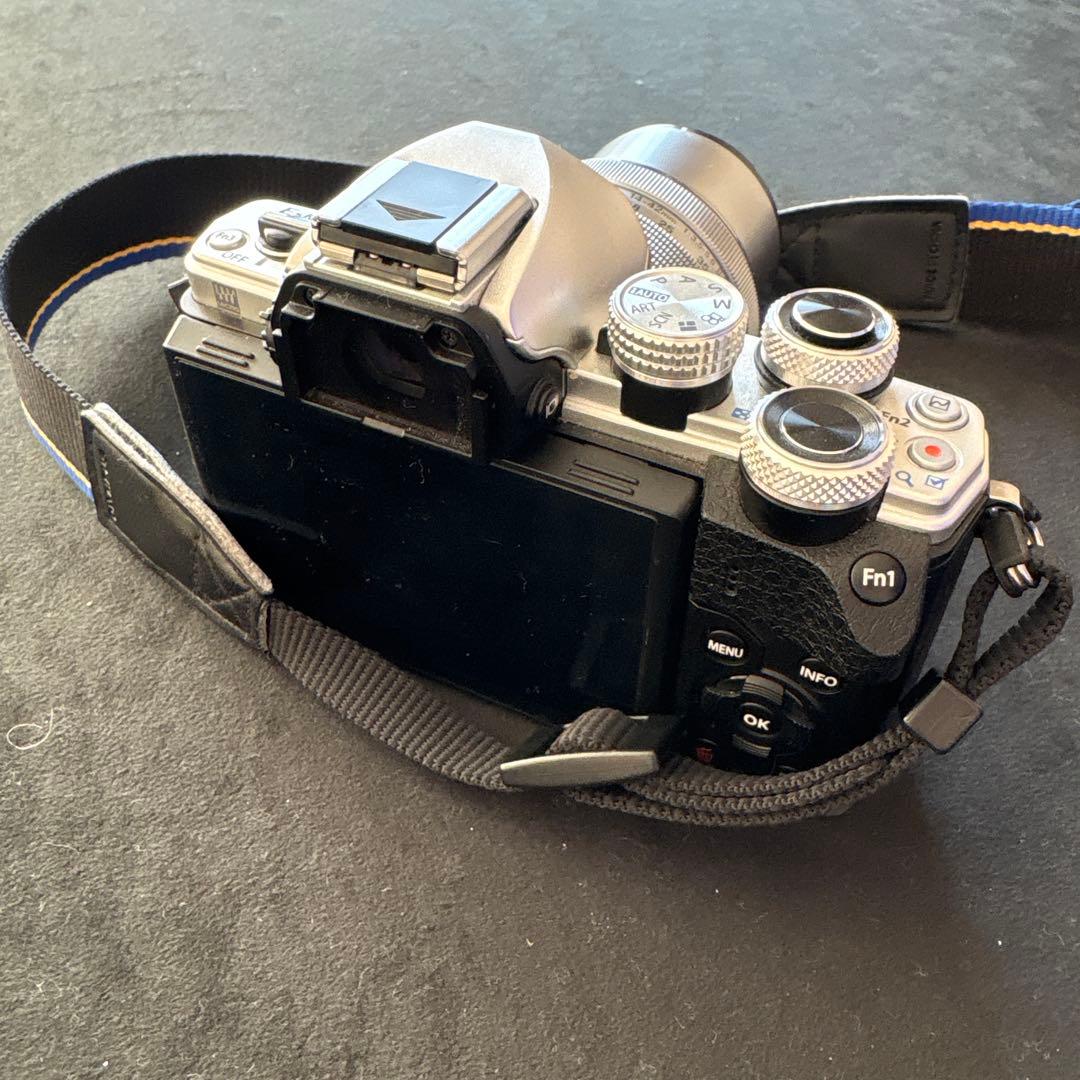 OLYMPUS OM-D ミラーレス一眼 14-42mmレンズ ジャンク品